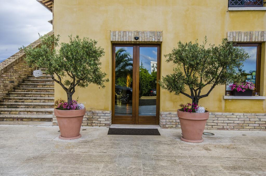 Campolungo Country House Corte Del Sole מראה חיצוני תמונה